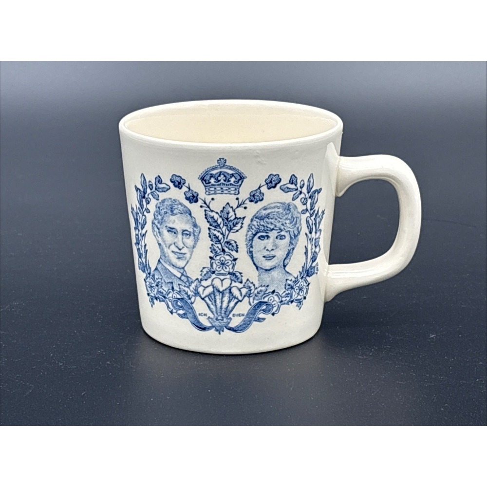 Vintage 1981 Prince Charles & Lady Diana Royal Wedding Commemorative Cup